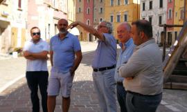 Sisma, Pirozzi in visita a Visso e Ussita: "Una situazione che mi ha sconvolto"