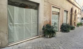 Macerata, Max Mara abbassa la saracinesca: corso Matteotti verso lo "spopolamento" (FOTO)