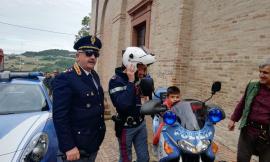 I bambini giocano in piazza con "Un Bel Forte in Gioco": grande successo per lo stand della Polizia (FOTO)