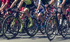 Corridonia, cade dalla bici dopo aver preso una buca: è al pronto soccorso