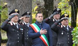 4 novembre a Pieve Torina: una luce tricolore illumina il Monumento ai Caduti