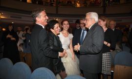 Il presidente Mattarella assiste allo spettacolo "Pesce d'aprile" con Cesare Bocci (FOTO)