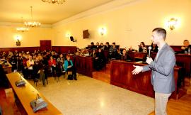 Civitanova, “Hikikomori: ritirati sociali”: in tanti al convegno sulla patologia del nuovo millenio