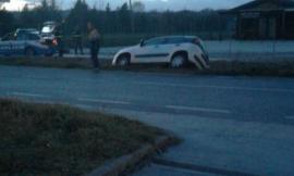 Montecassiano, fuori strada con l'auto: il conducente al pronto soccorso (FOTO)
