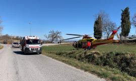San Ginesio, uomo cade rovinosamente da un scala: trasportato in codice rosso a Torrette (FOTO)
