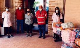 Loro Piceno, donati capi di abbigliamento al centro "Monti Azzurri": la solidarietà della Croce Rossa
