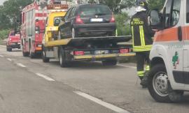 Morrovalle, scontro tra due auto in superstrada (FOTO)