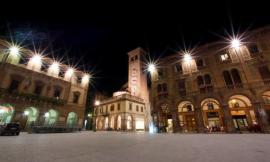 Tolentino, tornano i giovedì sera dedicati allo shopping in centro storico