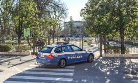 Macerata, caos all'ospedale: ingoia ovuli di cocaina e aggredisce tre agenti. Denunciato pusher nigeriano