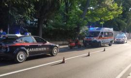 Macerata, perde il controllo della vespa e si schianta: trasportato all'Ospedale in gravi condizioni (FOTO)