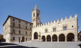 Montecassiano, l'estate inizia da Piazzale delle Clarisse con "Letture sotto le stelle"