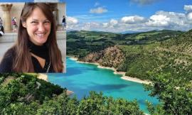 Schiamazzi, parcheggi selvaggi e abuso di alcolici al lago di Fiastra: "Situazione fuori controllo, ma il sindaco tace"