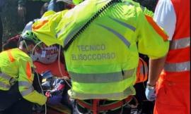 Sefro, sbanda con la moto e finisce in una scarpata: intervengono Soccorso Alpino e eliambulanza