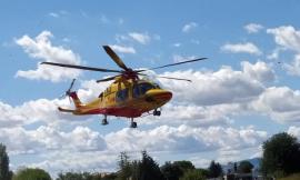 Monte San Giusto, frontale tra due auto lungo la provinciale 30: conducenti trasportati a Torrette