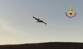Cingoli - Sterpaglie a fuoco, bosco a rischio: richiesto l'intervento dei canadair