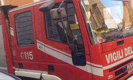 Montecosaro, fiamme dalla cucina di un appartamento: pronto intervento dei Vigili del Fuoco