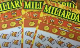 Compra un Gratta e Vinci da 20 euro e ne vince 2 milioni: la dea bendata bacia Morrovalle