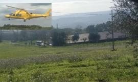 Morrovalle, incidente sul lavoro all'interno di un capannone: uomo trasportato in codice rosso a Torrette