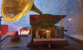San Ginesio, in centro storico i "Presepi del Borgo": oltre 80 opere del maestro Piergiacomi