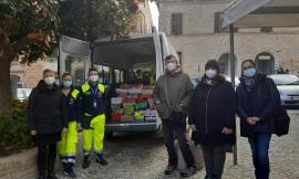 Montelupone, le scatole degli alunni delle elementari 'scaldano' il Natale della Protezione Civile