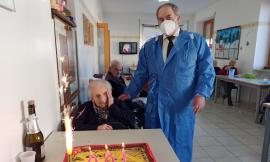 Festa a Penna San Giovanni: Maria Montecchiarini spegne 100 candeline
