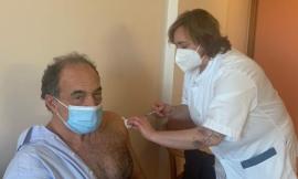 Villa dei Pini, effettuati quasi 50mila tamponi: l'ad Enrico Brizioli riceve il vaccino