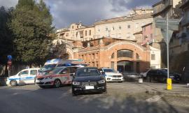 Macerata, uomo investito lungo viale Puccinotti: batte la testa e finisce al Pronto Soccorso (FOTO)