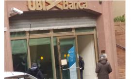 Macerata - La vera crisi non è quella di Governo, ma quella che riempie la fila al banco dei pegni