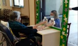Mogliano, alla Casa di Riposo arrivano gli abbracci: inaugurato lo spazio dedicato a famiglie e ospiti
