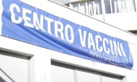 Marche, campagna vaccini: aperta lista dedicata agli oss e agli assistenti alla poltrona