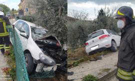 Pollenza, per evitare un cane finisce con l'auto in una scarpata: conducente al Pronto Soccorso (FOTO)