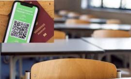 Scuole, scade la certificazione verde: "docenti costretti a lasciare la classe"