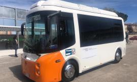 Porto Recanati, a bordo del bus senza biglietto: aggrediti i controllori. Volano sputi e minacce Porto Recanati, a bordo del bus senza biglietto: aggrediti i controllori. Volano sputi e minacce
