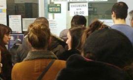 Furbi, furbetti e furbastri: a caccia del biglietto del treno gratis anche chi non ha casa inagibile