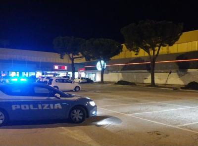 Civitanova, 50enne in pronto soccorso: "Mi hanno sparato". Si cercano le prove (FOTO e VIDEO)