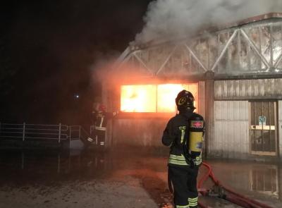 Rogo Appignano, ordinanza del sindaco: "Edificio inagibile, ora bonifica e smaltimento dei rifiuti"