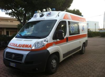 Trodica, violento frontale tra due auto: quattro feriti all'ospedale