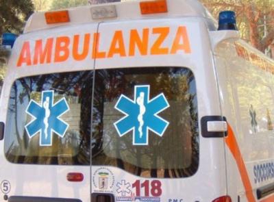 Porto Recanati, collisione tra auto e bici: un ferito all'ospedale
