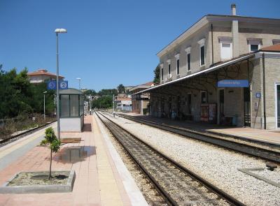 Treni cancellati fino al 25 agosto: servizio bus sostitutivo