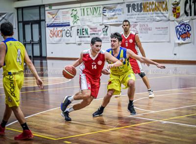 Basket, Macerata conferma la striscia di vittorie a Fermo (FOTO)