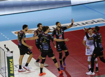 Volley, la Lube attende Verona all'Eurosuole Forum: fissato al 2 dicembre il recupero con Cisterna