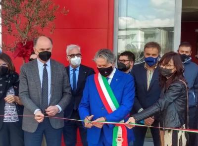 Tolentino, taglio del nastro per il nuovo centro tennis: potrà ospitare anche gare internazionali