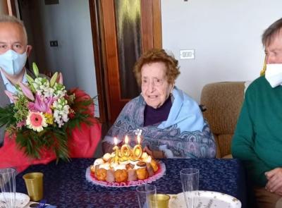 Lina Pasquali spegne le candeline: una nuova centenaria a Civitanova