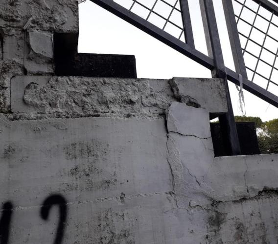 Stadio del Tolentino, i tifosi: "La gradinata cade a pezzi ma si spende per la copertura delle tribune" (FOTO)