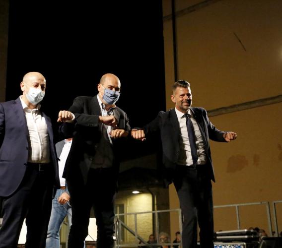 "C'è in gioco il futuro, lottiamo fino alla fine": Zingaretti spinge il Pd verso la rimonta da Macerata (FOTO)