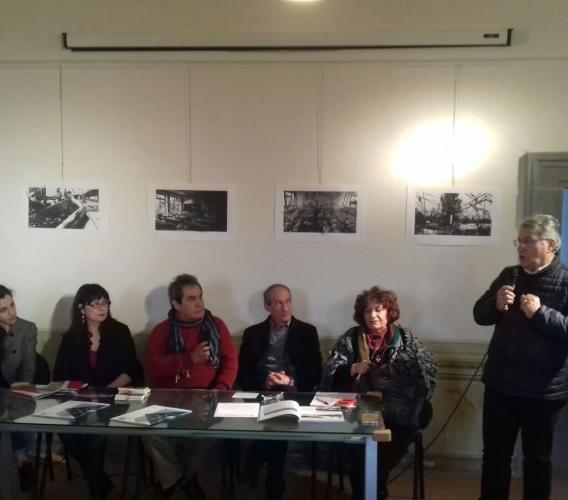 L'artista messicano Oscar Ulises Verde Tapia dona a Monte San Martino le sue opere per finanziare la ricostruzione - VIDEO