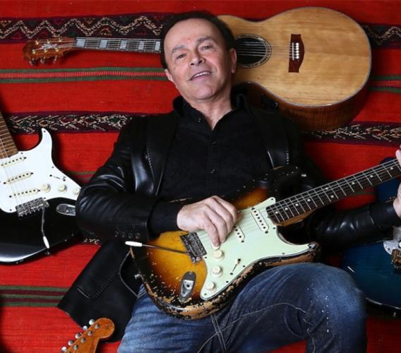 Sabato 18 Agosto Dodi Battaglia in concerto a Civitanova Alta
