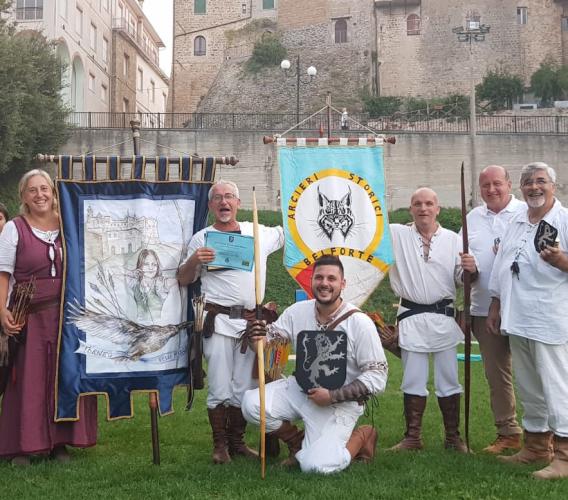 Gli “Arcieri Storici Turma Lyncis Arcieria” di Belforte del Chienti campioni regionali al “Torneo della Marca”