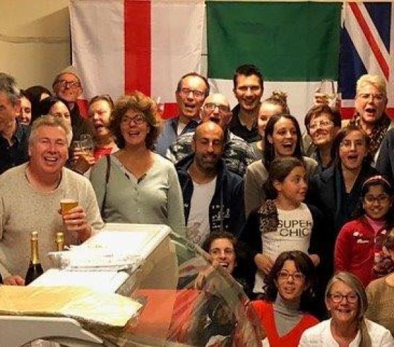 “Lo Scambio di conversazione” festeggia il loro terzo anno di incontri a Loro Piceno