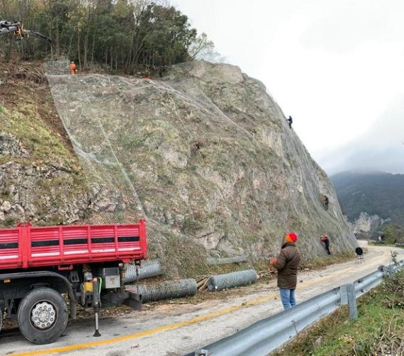 Provinciale Pian di Pieca-Fiastra, stop al transito per trasporto di materiali in quota